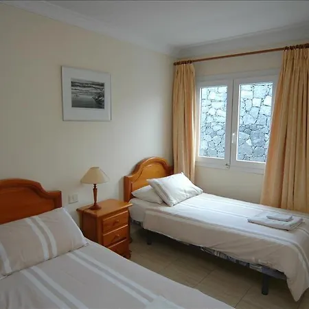 Puerto Del Carmen Sleeps 5 With Pool Villa